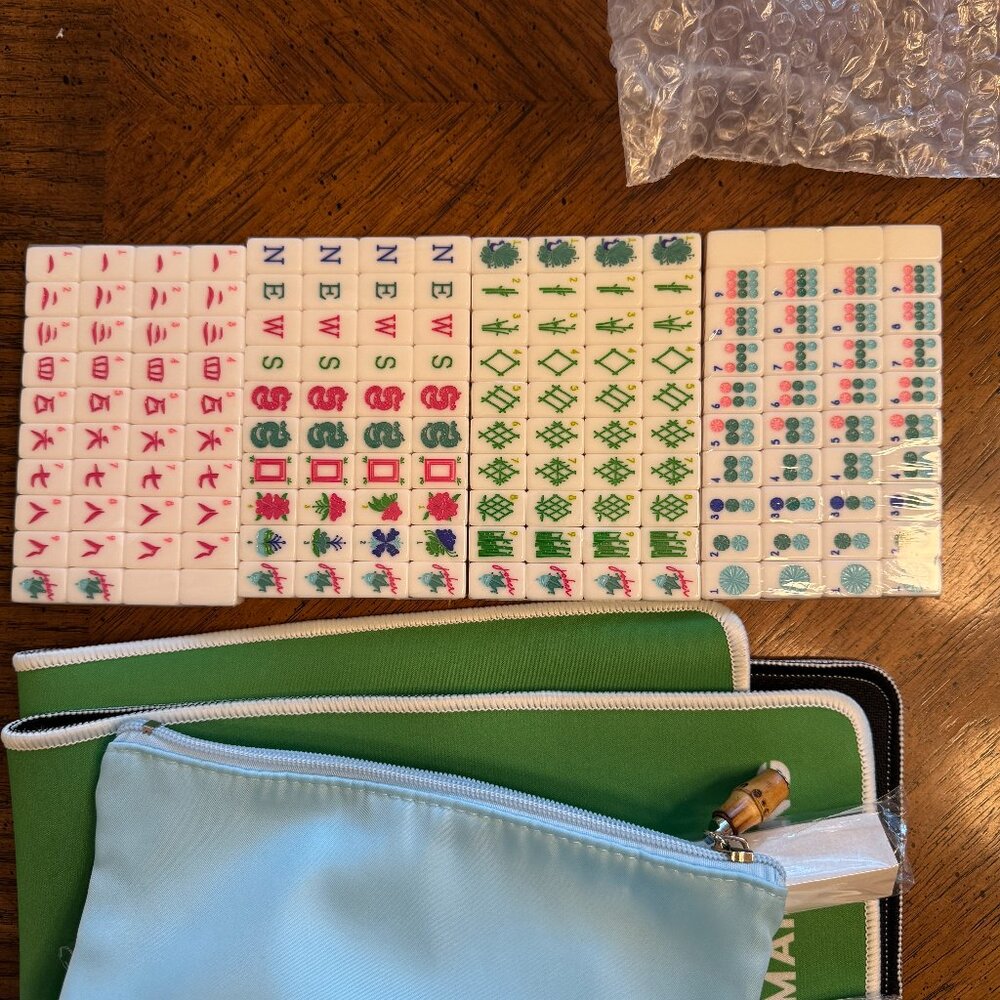Oh My Mahjong Aloha Travel Tile Set